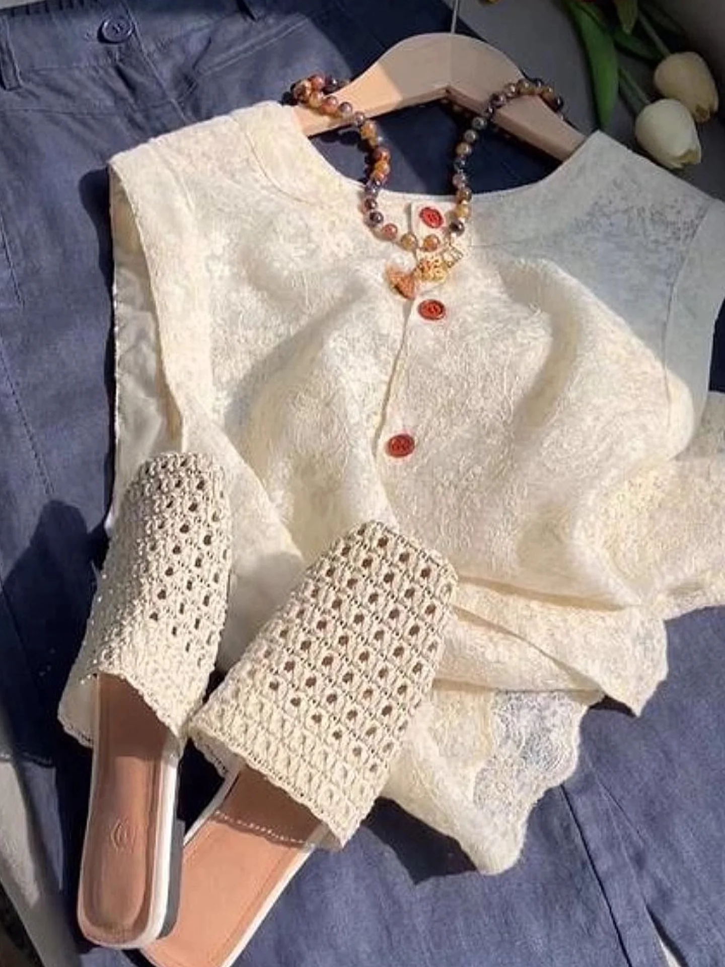 Summer Commute Knitted Svel round Ne Single Button Skin-friendly Faionable Small irt Casual Loose Fit T-irt