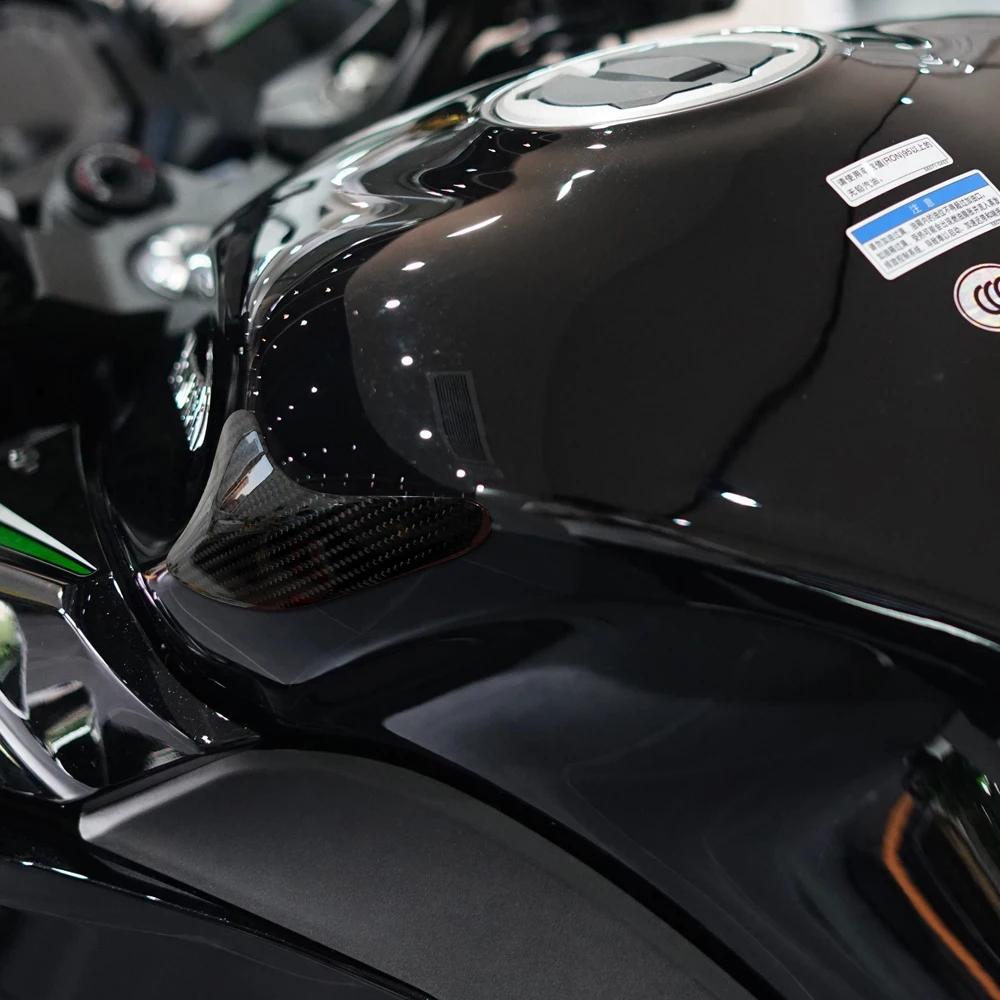 

For Kawasaki Z1000 Carbon Fiber Fuel Tank Cover Anti-Fall Crash Protection Guard