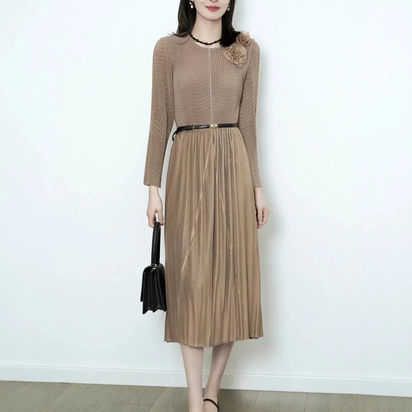 

Spring New Arrival Women's Pleated Dr Floral Decoration Midi Skirt Ele Loose Waist Knitted Polyester A-Line Skirt