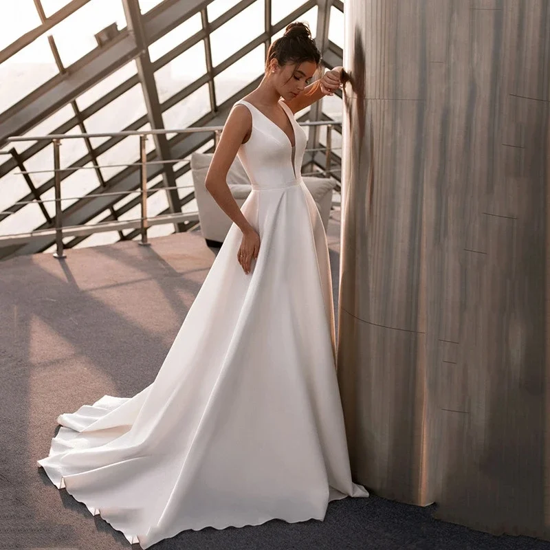 

Simple Satin Wedding Dresses Sexy Deep V-Neck Sleeveless Women's Elegant A Series Beach Bridal Gowns Backless Formal Party Pleat