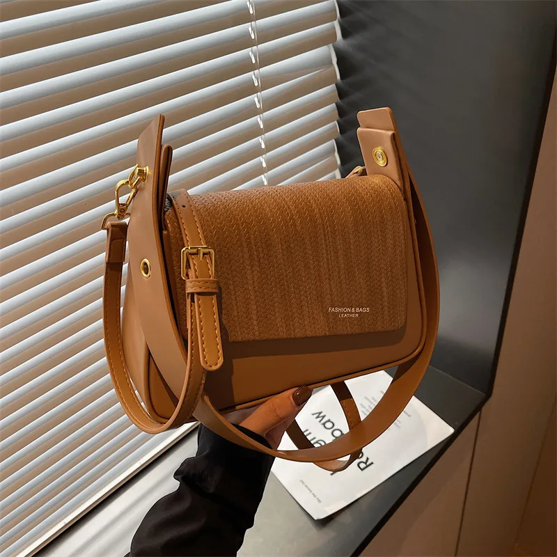 

2025 Textured Shoulder Bag Spacious Crossbody Purse for Women, Vintage Commuter Tote, Fashion Day-to-Night Bag, Retro Sling Bag​