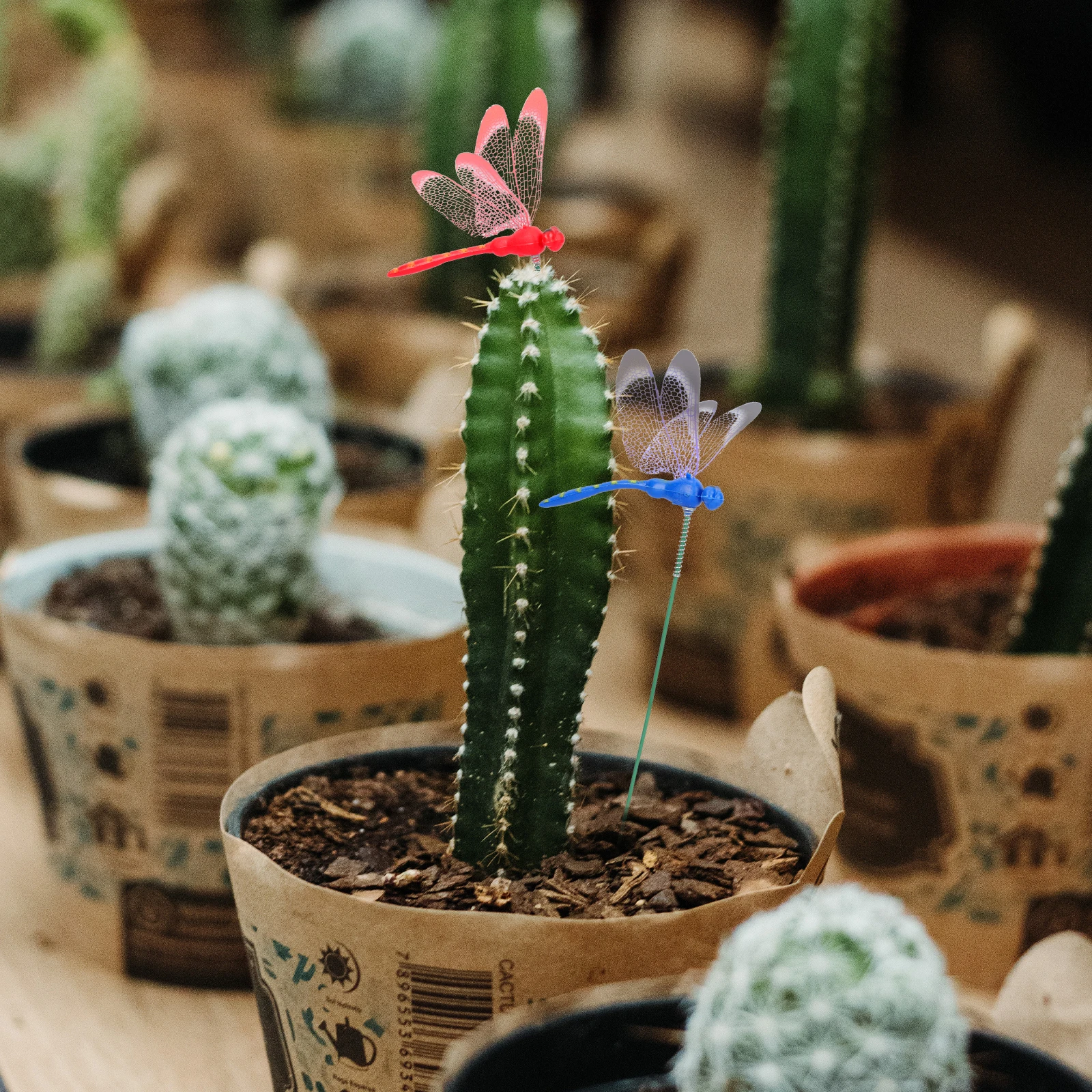 

12Pcs 3D Simulation Dragonfly Stakes Garden Decor Artificial Dragonfly Patio Stake Decor for Lawn Yard Decoration