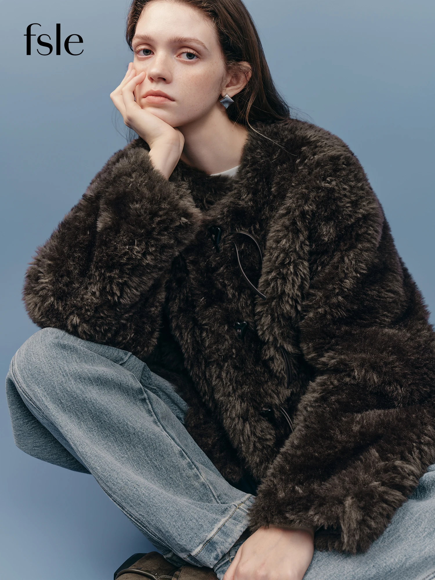 

FSLE Retro Fashion Detachable Collar Fur Short Coat for Women Winter 2025 New Arrival Two Color Winter Coat Include Scarf Collar