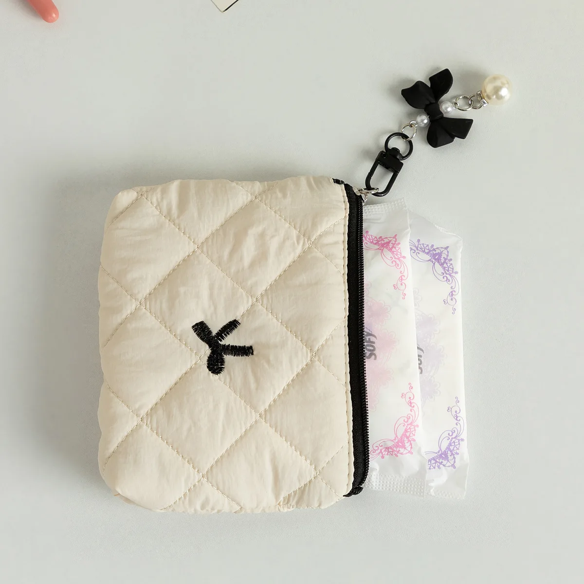 

Quilting Coin Purse Travel Lipstick Cosmetic Small Storage Bag Embroidered Bow Makeup Bag Women Earphone Data Cable Organizer