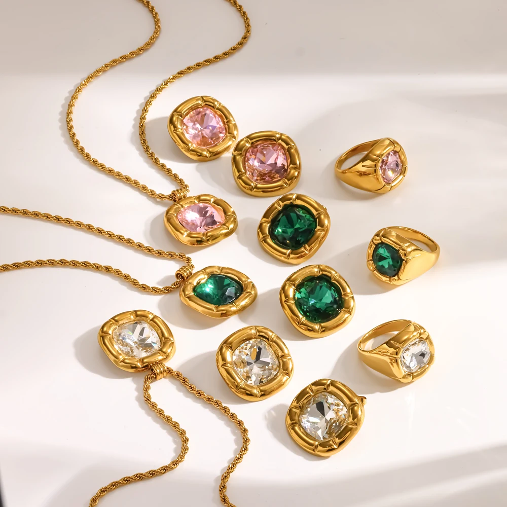 Luxuriöses Schmuckset aus 316L-Edelstahl mit quadratischem Zirkonring, Ohrringen und Halskette, 18K PVD-beschichtet, Damengeschenk – Detail 2
