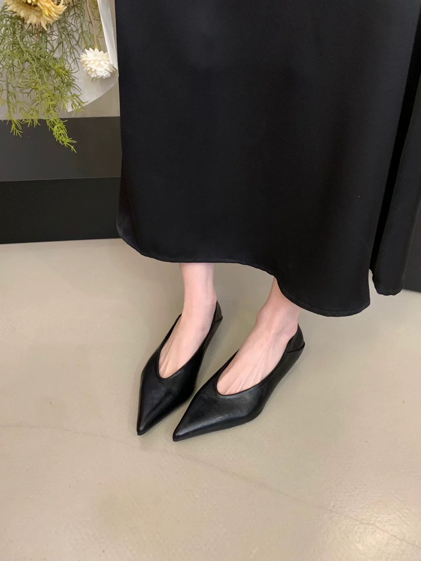 2026 Neue Marken-Damenpumps Elegante Dünne High Heels Modische Spitze Flache Slip-On Schuhe – Detail 15