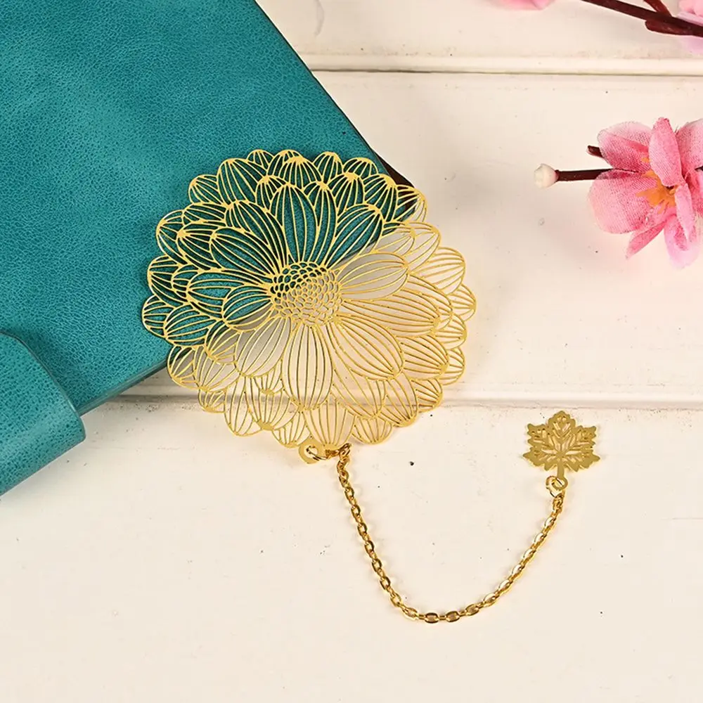 Handmade Pendant Tassel Vintage Personalized Metal Bookmarks with Chain Marker Golden Hollow Bookmark Leaf Bookmark