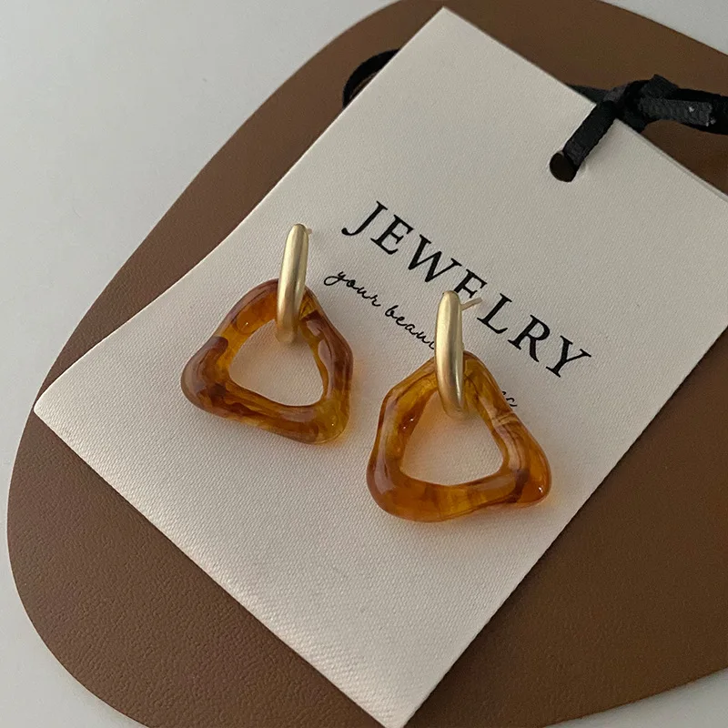 Vintage Coffee Colored Irregular Resin Earrings For Women Lady Temperament Hollow Triangular Pendant Earring Autumn Jewelry Gift