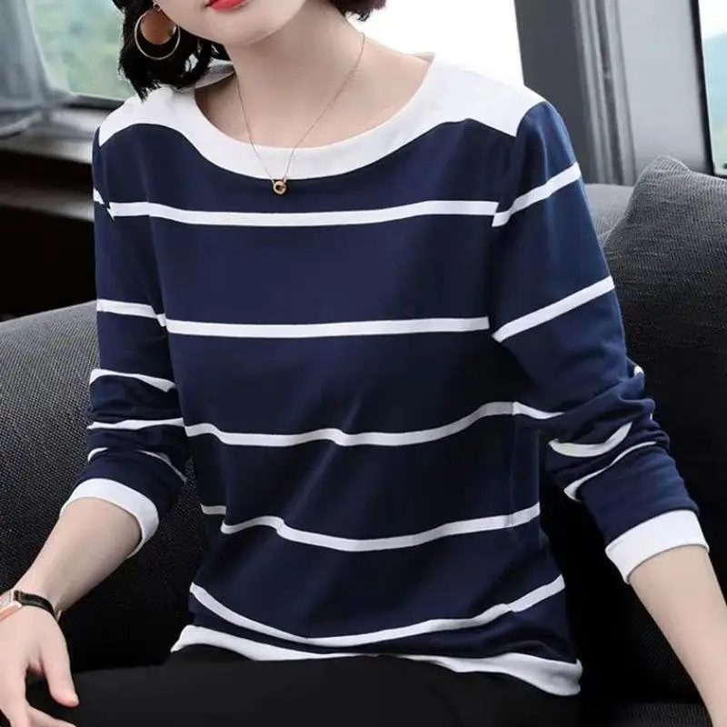 2023 Fashion New Autumn and Winter Versatile Temperament Women\'s Clothing Round Neck Long Sleeve Oversize Casual Striped T-shirt