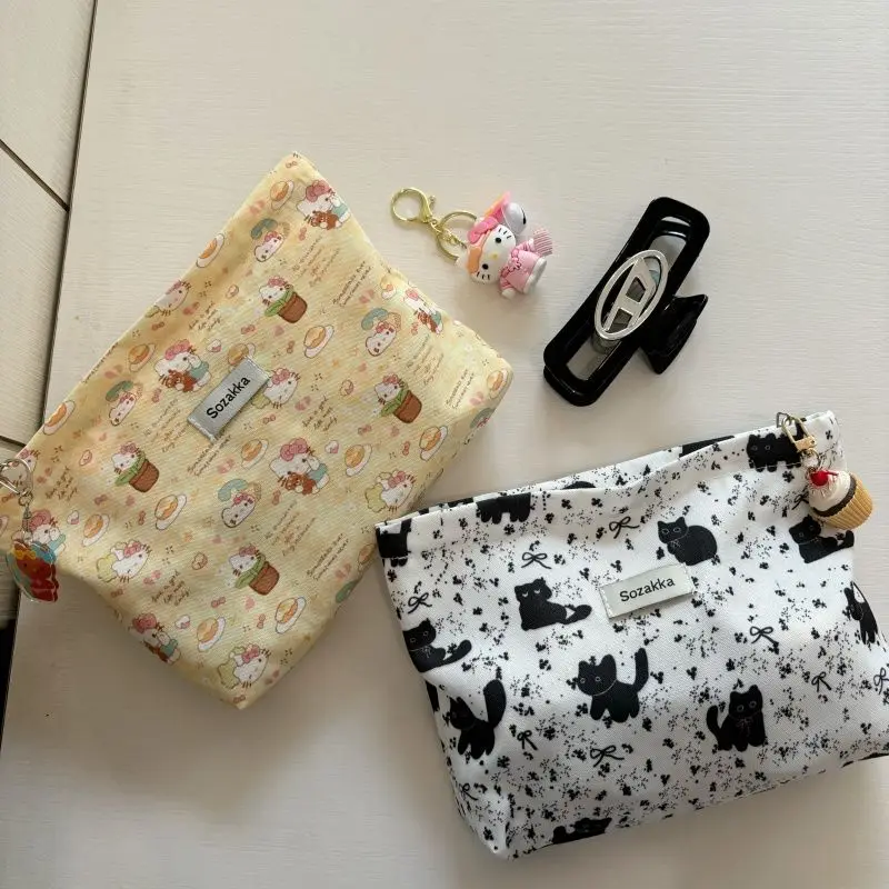 Miniso Hello Kitty Coin Purse Cute Girls Large Capacity Makeup Bag Portable Small Item Printed Storage Bag Travel Headphone Bag