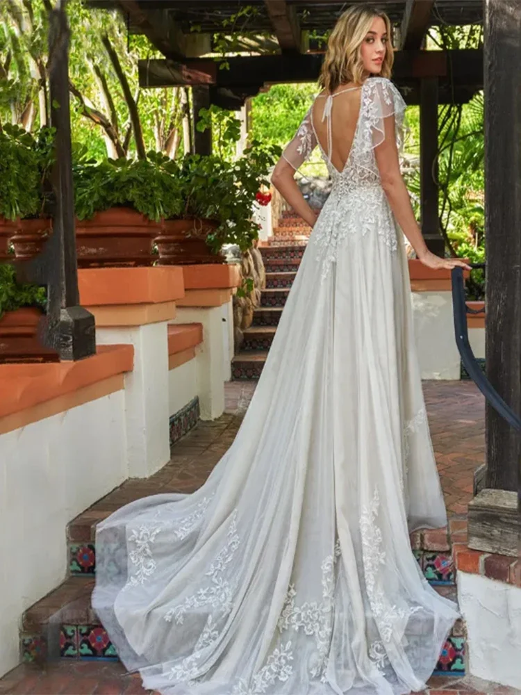 

Elegant Deep V-Neck Appliques Wedding Dresses Short Batwing Sleeves A-Line Beach Bridal Gowns Backless Boho Vestido De Novia