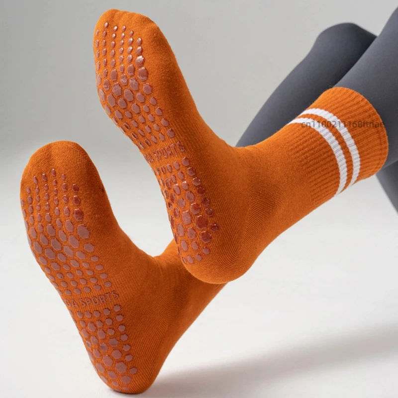 Женские танцевальные носки в сочетании с противоскользящей силиконовой средней подошвой, спортивные хлопковые носки, подходят для фитнеса и танцев в помещении