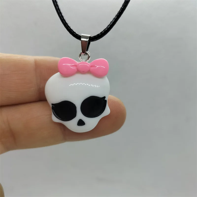 Yungqi Punk Acrylic Knot Skull Necklaces for Women Girls Charm Pendant Statement Necklace Teens Gift Halloween Party Jewelry