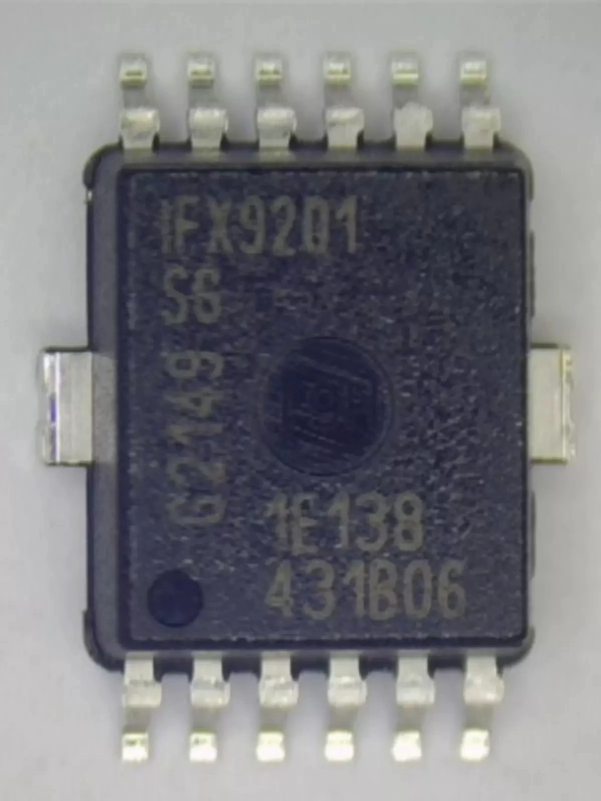 

1-50 шт./лот IFX9201SGAUMA1 IFX9201 SOP12 Новый оригинал