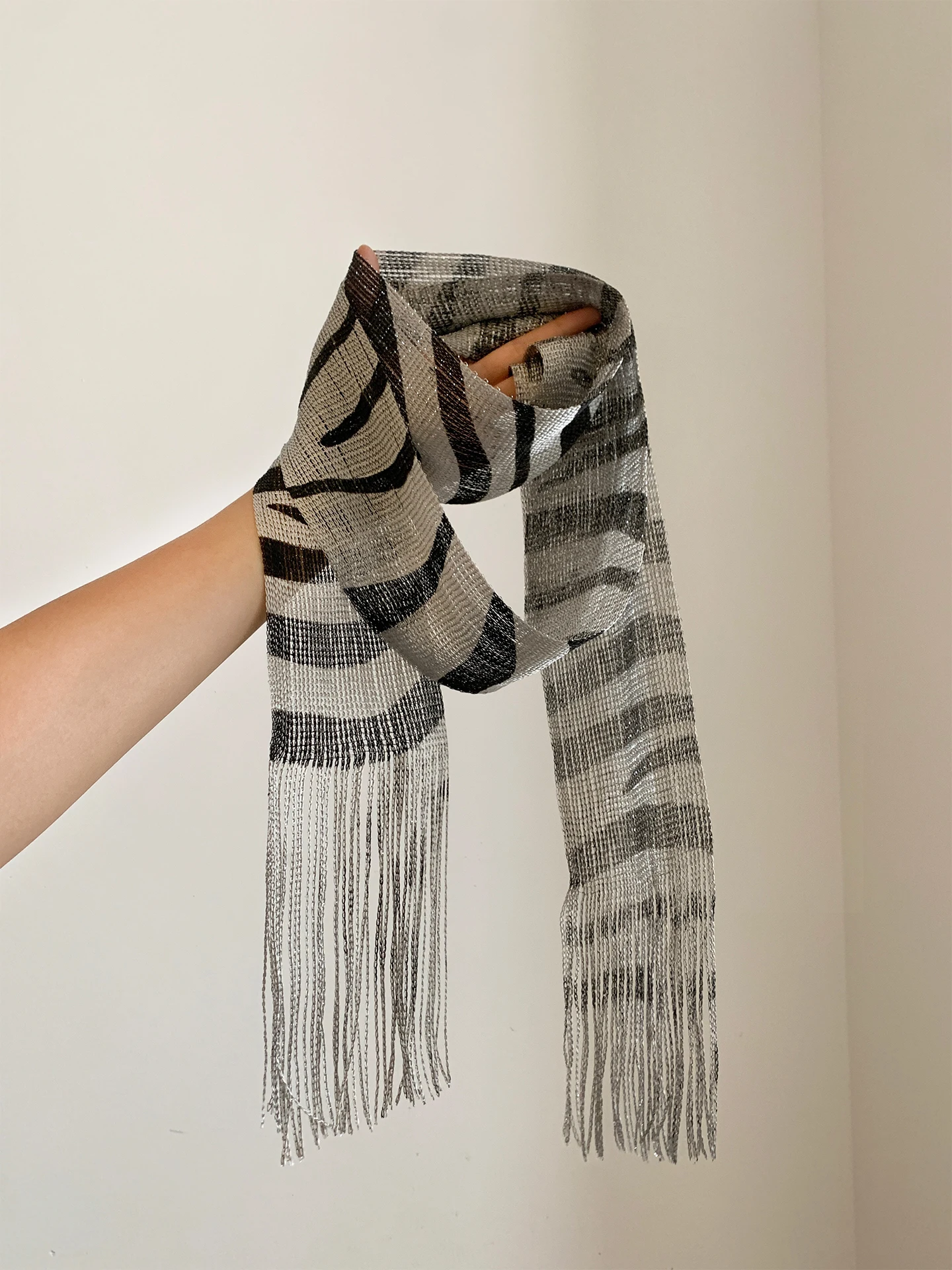 cachecol-longo-com-franjas-e-listras-de-zebra-acessorio-de-moda-feminina-para-protecao-do-pescoco-versatil-e-moderno-cachecol-pequeno-quadrado