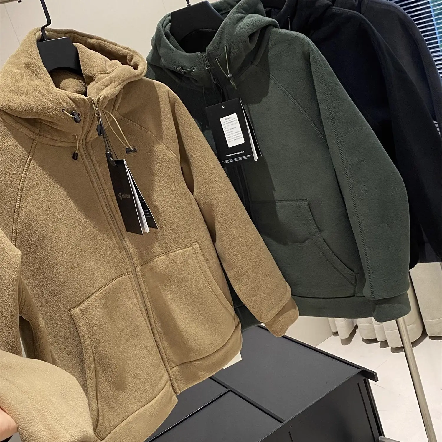 

Double-sided Fleece Jacket Windproof Hooded Jacket Men's 2025 Autumn and Winter Casual Fleece Top Trend