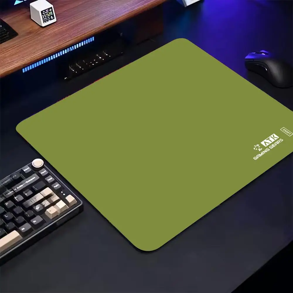لوحة ماوس ATK Kong Xsoft Esports من المطاط الكرتوني لوحة ماوس صغيرة للكمبيوتر المكتبي ولوحة مفاتيح مكتبية لعبة ROGs الرياضية الإلكترونية