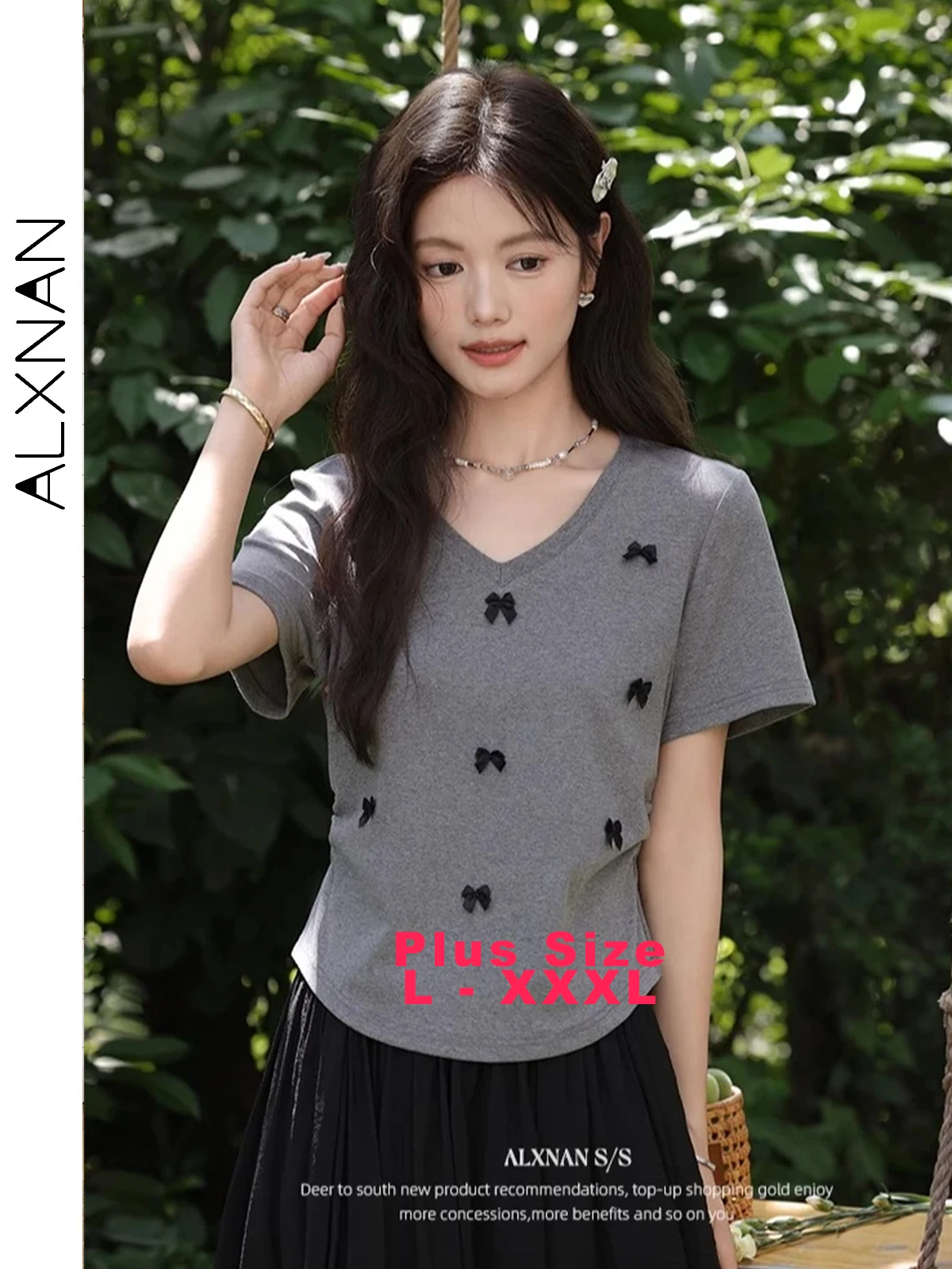 

ALXNAN Plus Size Gray T-shirt V-neck Bow Pleated Women's T-shirt Elegant Casual Sweet Cotton Loose-fit Short Sleeve Tops D11005