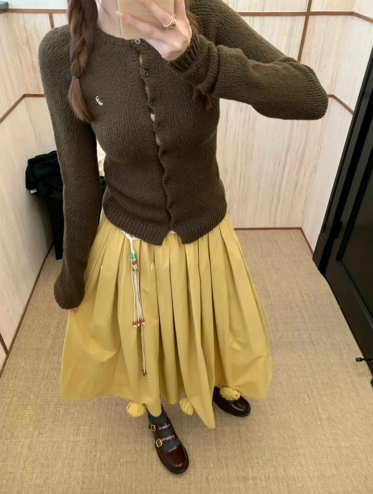 

Lightweight Casual Knitted Cardigan round Ne Buttoned ort Length Love Heart Embroidery Design Ladies Faion Autumn Wear