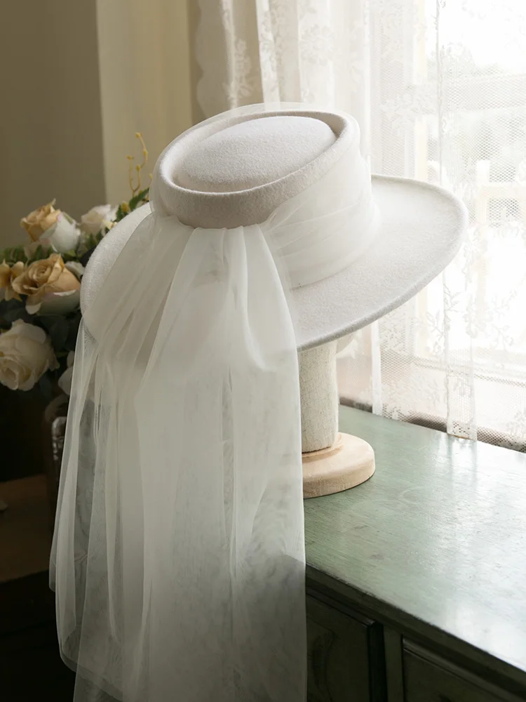 High end elegant retro French top hat with headdress wool white top hat travel photography wedding dress accessories