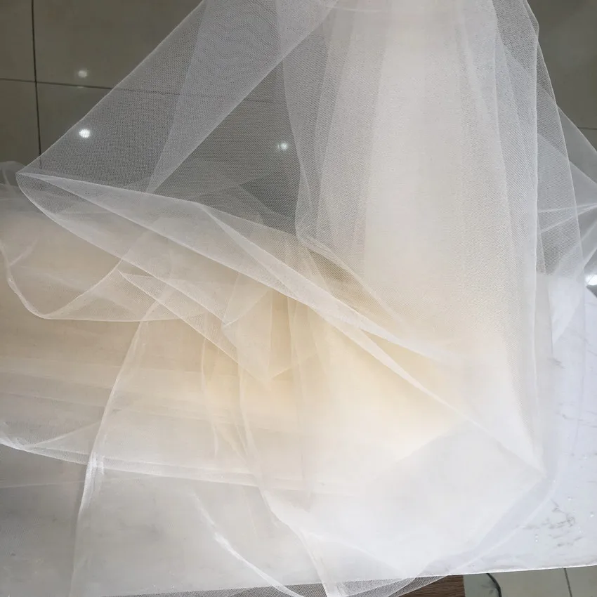 Photo Studio Light Champagne Medium Hard Mesh Bridal Style Organza  Plain Surface Draping Fabric for Wedding Dress Fabric