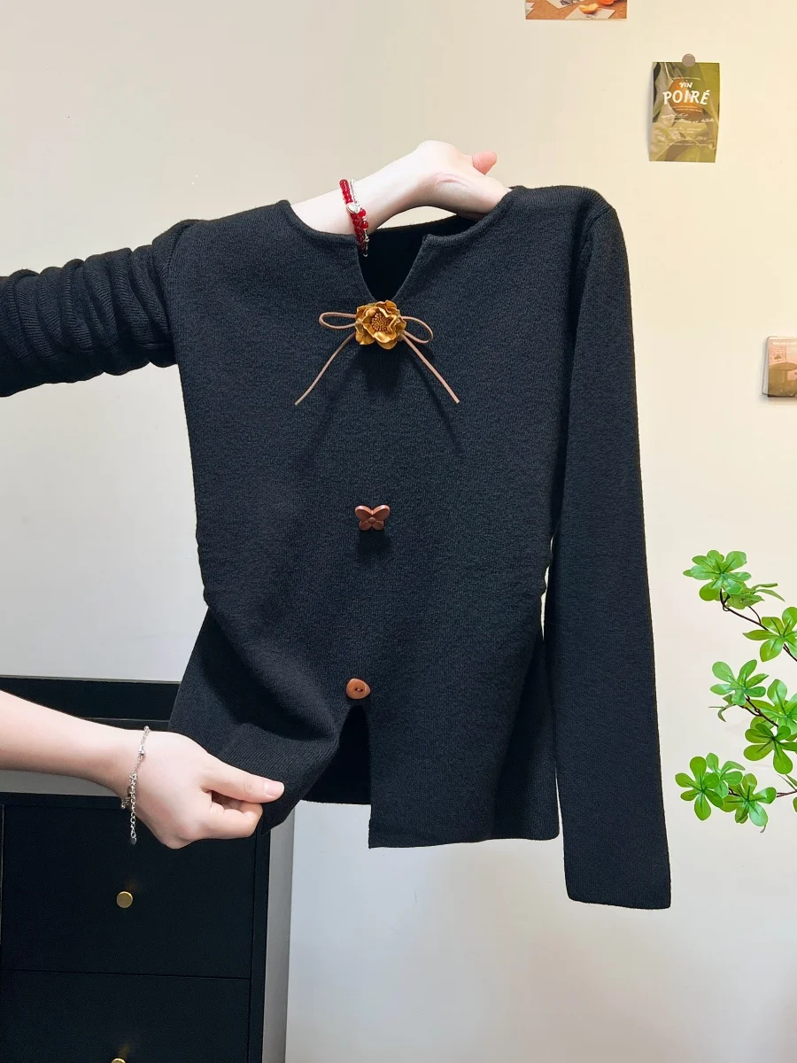 เสื้อสเวตเตอร์ผู้หญิงลายผีเสื้อ แต่งกระดุมไม้สไตล์วินเทจ ทรงเข้ารูป สำหรับฤดูใบไม้ร่วงและฤดูหนาว คุณภาพสูง