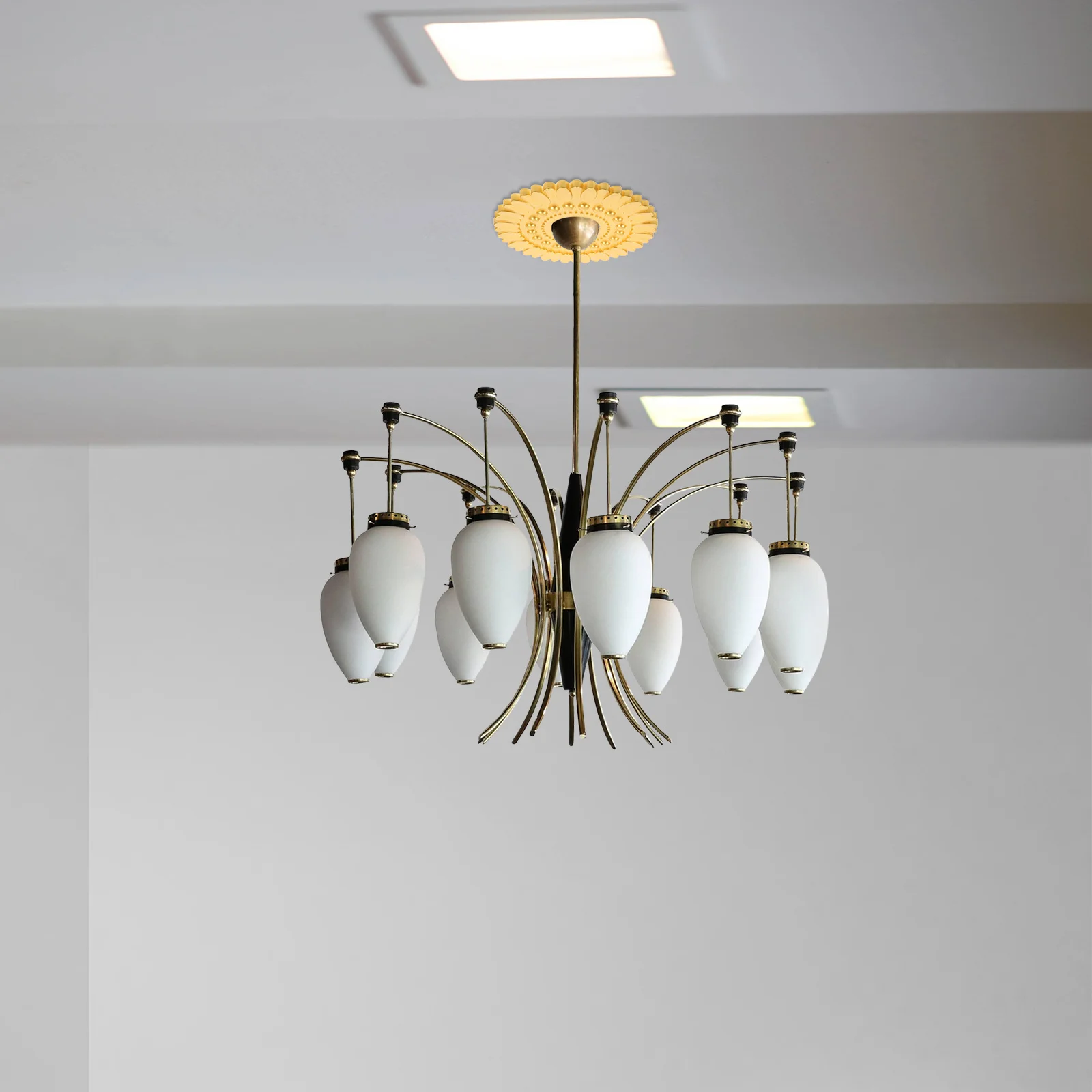 

European Style Ceiling Round Medallion Realistic Plaster Look Easy Install Home Lighting Ceiling Medallion Fan Lamp Ornament