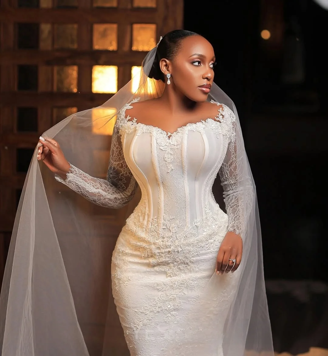 Abito da sposa a sirena con applicazioni in pizzo vintage con collo trasparente personalizzato Abiti da sposa Abiti da sposa a maniche lunghe