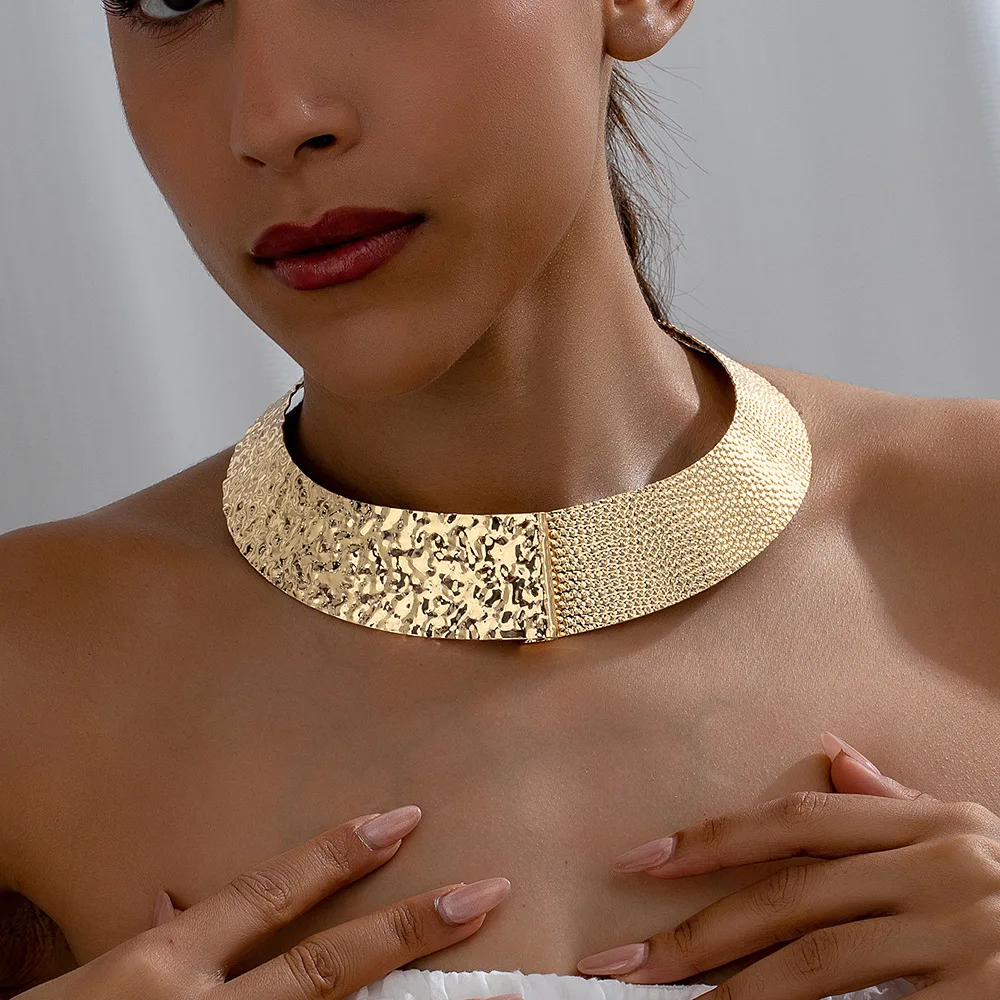 Metal Textured Choker Necklace, Bold Minimalist - Style Jewelry for Women, Fashion Accessory for Parties & Daily Wear
