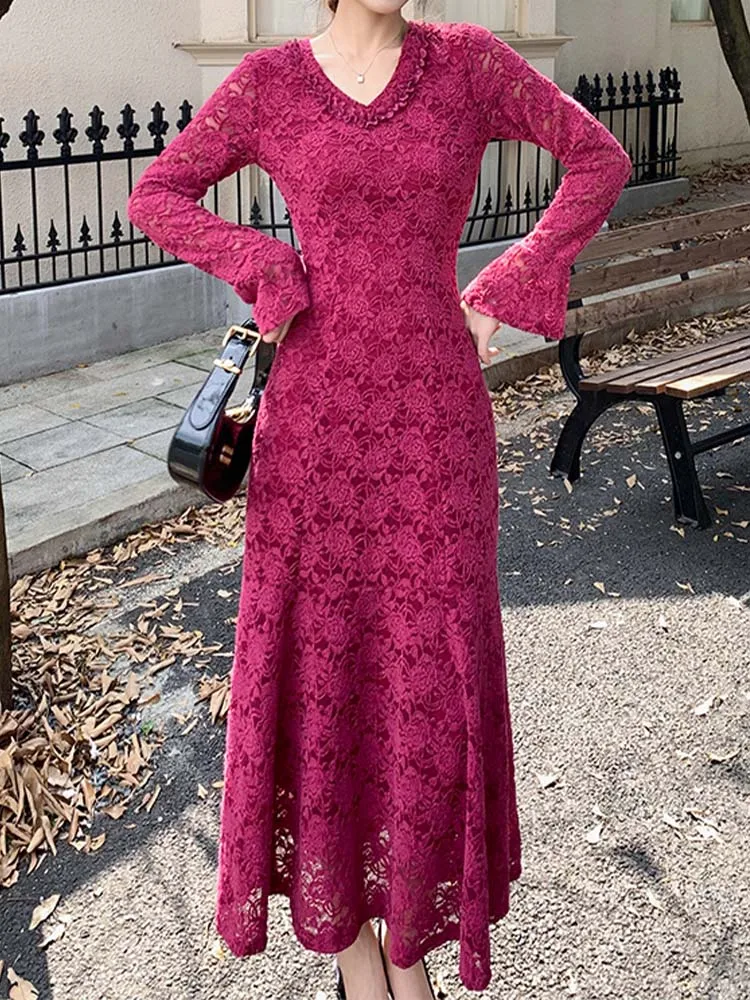 

Elegant Embroidered Lace V-Neck Flared Sleeve Slim Fit Dress 2025 New Fashionable Women'S Clothing