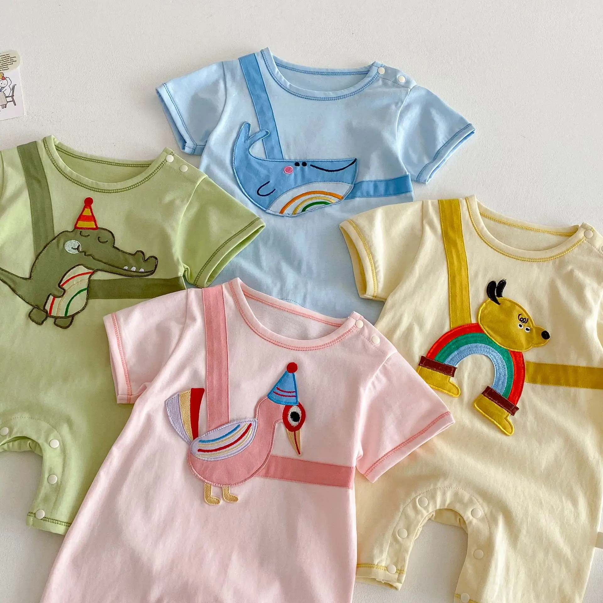 Baby cartoon jumpsuit 2025 new summer clothing for babies aged 0-2 years old with stylish stickers and trendy newborn clothes