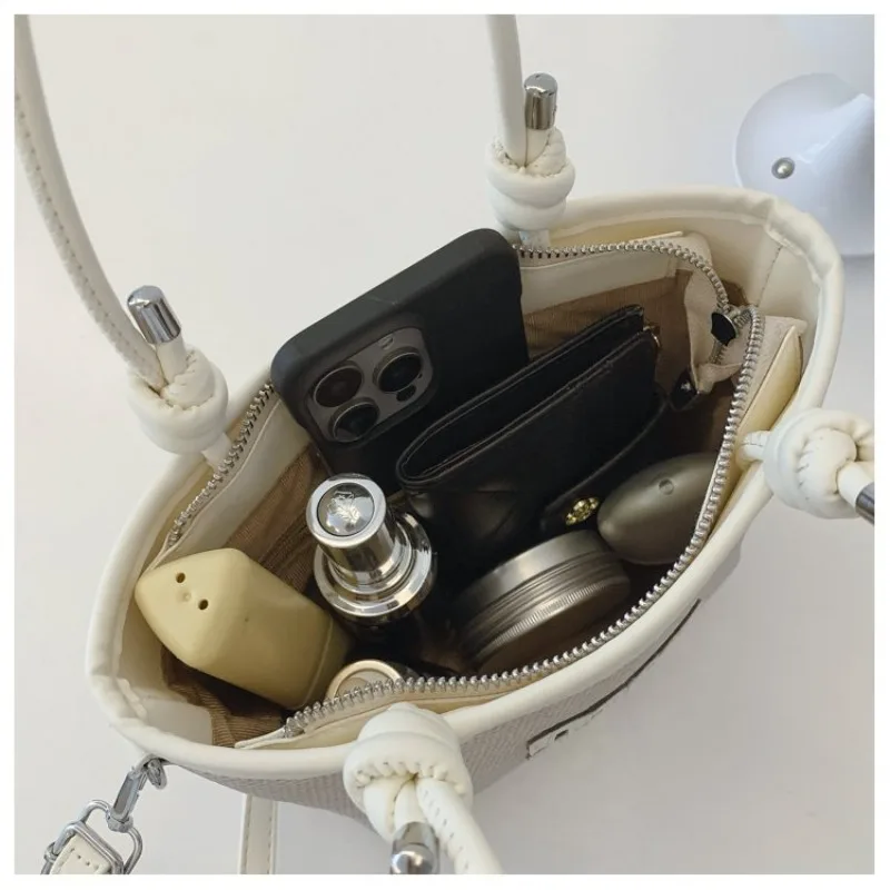 

Elegant Ladies Tote Bag Spacious Leather Handbag Shoulder Style Luxury Brand Famous Designer For Fashion