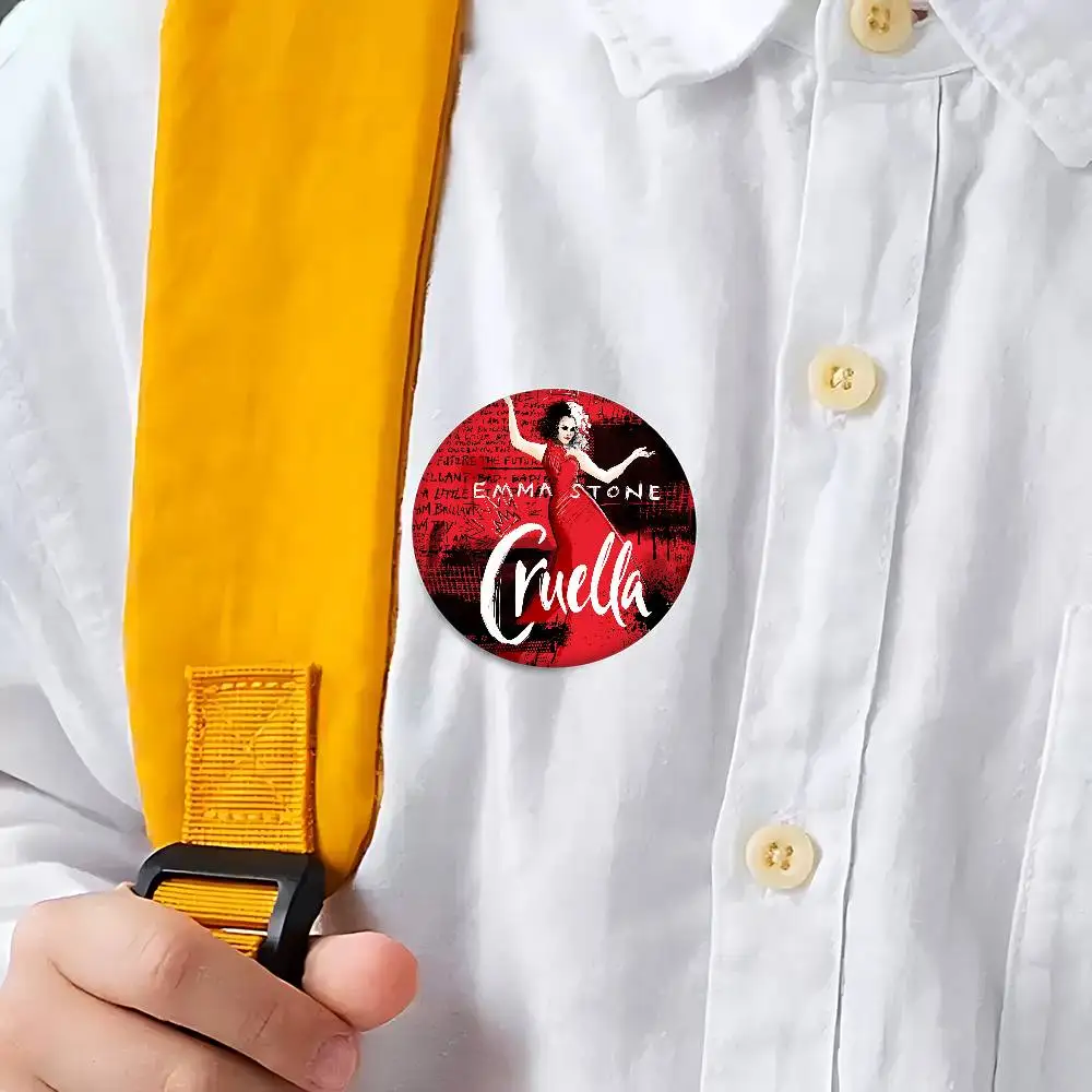 C-CRUELLA EMMA حجر الفيلم الكلاسيكي صفيح دبوس زر مخصص أنيمي دور المدرسة القديمة بروش الكرتون طوق شارة مجوهرات هدية المشجعين