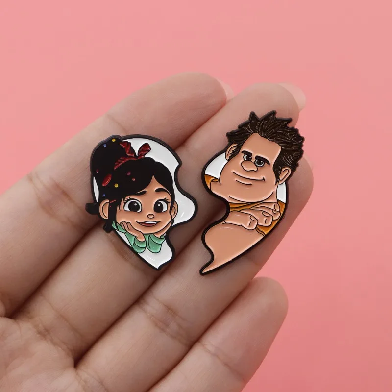 Anime Wreck-It Ralph Spilla Divertente Vanellope Von Schweetz Smalto Spille Zaino Abbigliamento Distintivo in metallo Accessori 2 Pz/set