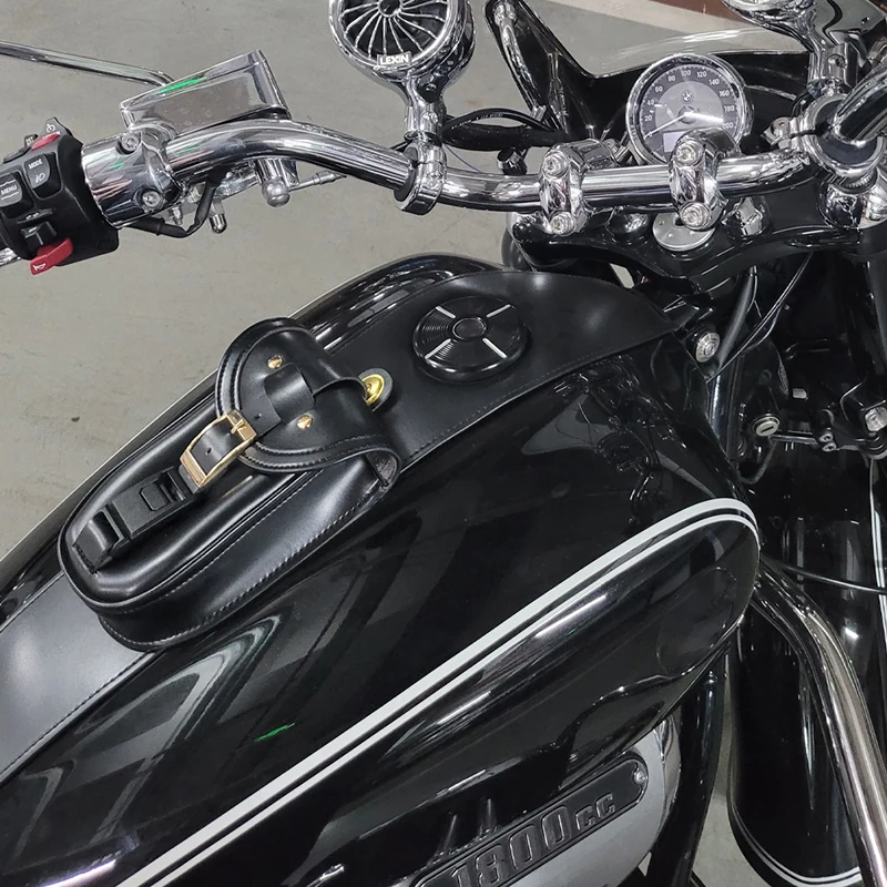 Motorcycle Mini Tank Bag PU Leather Waterproof Storage Bag - Black Fit For BMW R 18 Classic 100 Years R18 Roctane 2020-2025