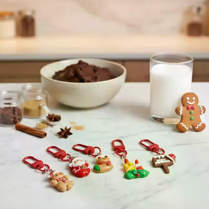 سلاسل مفاتيح من الراتنج على شكل إلك سانتا إكليل عيد الميلاد، متوفرة في مجموعات من 2/5/10 قطعة، مثالية كهدايا عطلة الأصدقاء #6