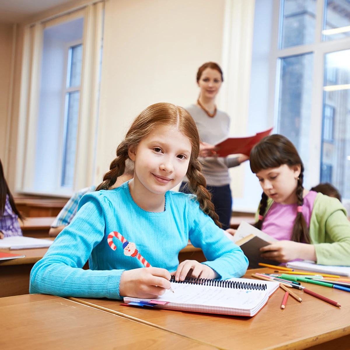 

4Pcs Santa Snowman Christmas Theme Writing Pen Adorable Design Kids Gift Home Office School Christmas Theme Writing Pen