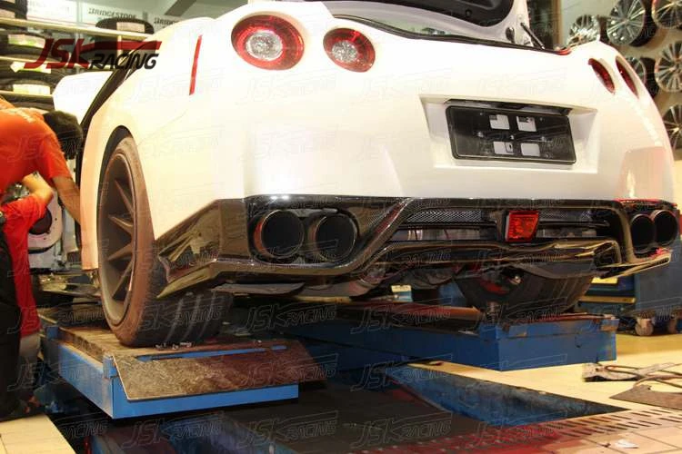 VARI WIDE STYLE CARBON FIBER REAR DIFFUSER WITH FOG LIGHT for 2008-2016 NISSAN GTR R35