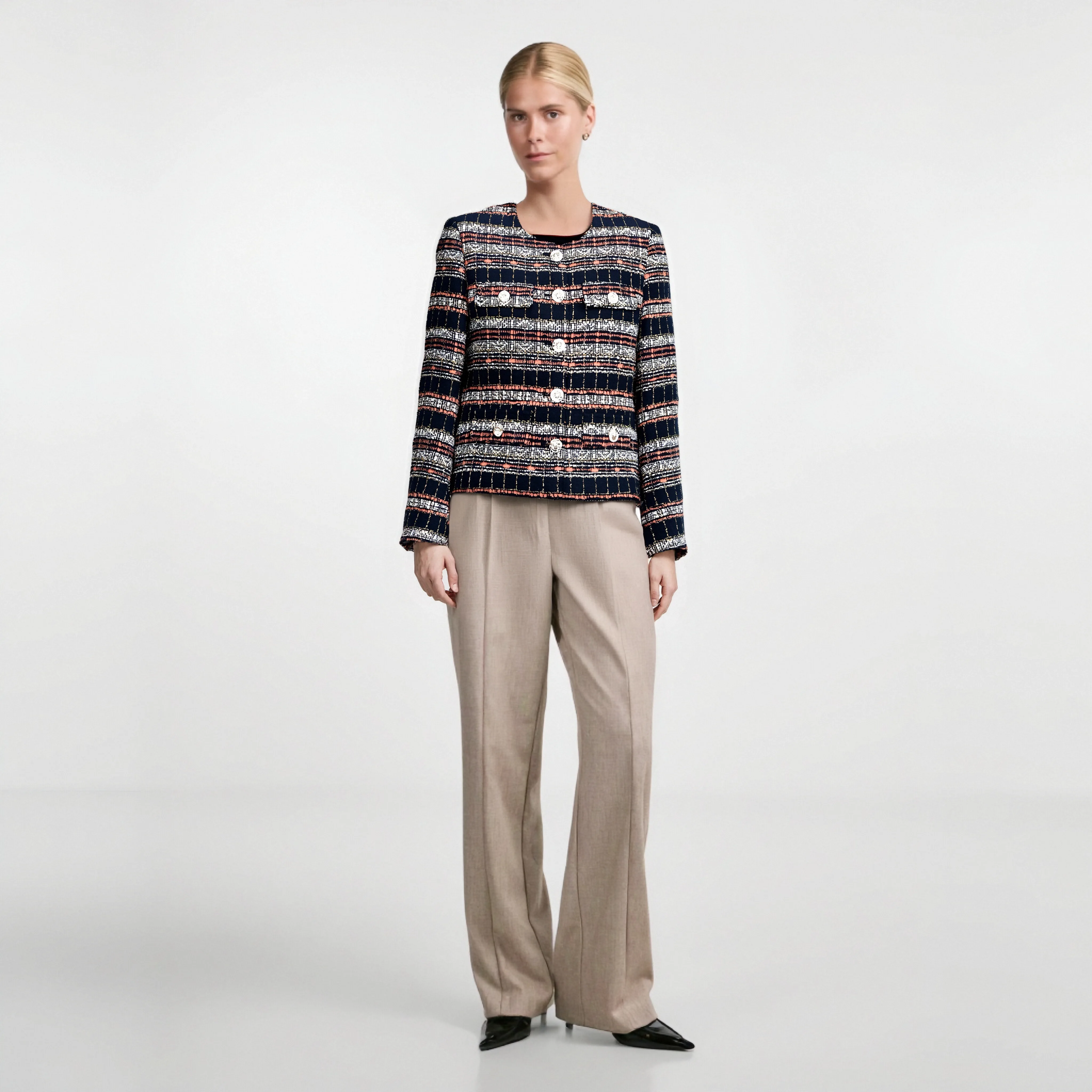 

Stylish elegant delicate coarse woolen high-end metal wire yarn small fragrant style round neck single breasted jacket