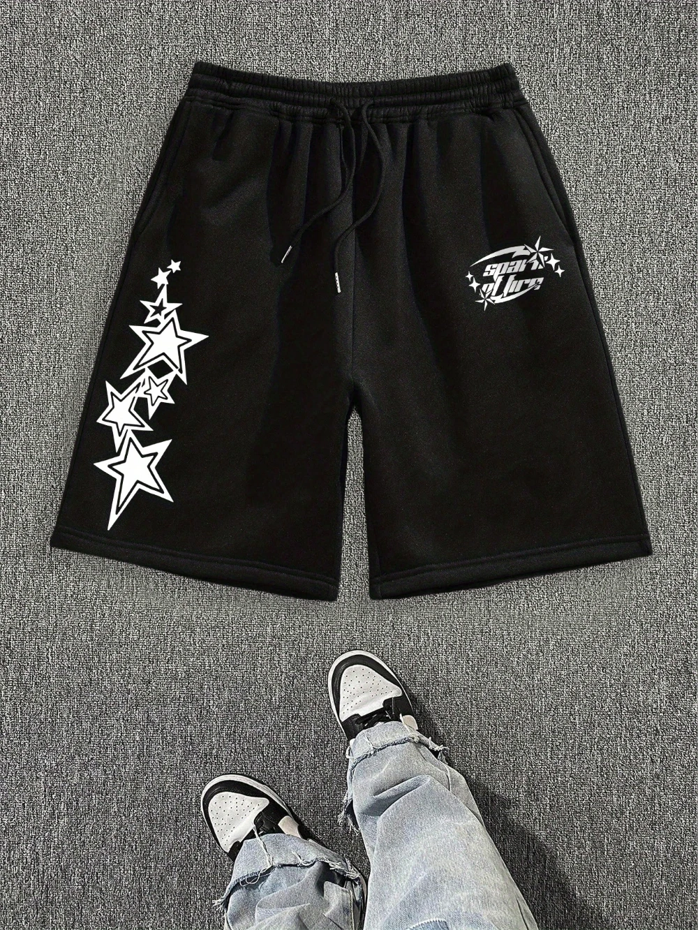 กางเกงขาสั้นลำลองผู้ชายแฟชั่นใหม่ปี 2025 ลายพิมพ์ดีไซน์ทันสมัยและเสื้อเชิ้ตแขนสั้นผ้าฝ้ายทรงหลวมใส่สบายสำหรับชีวิตประจำวัน