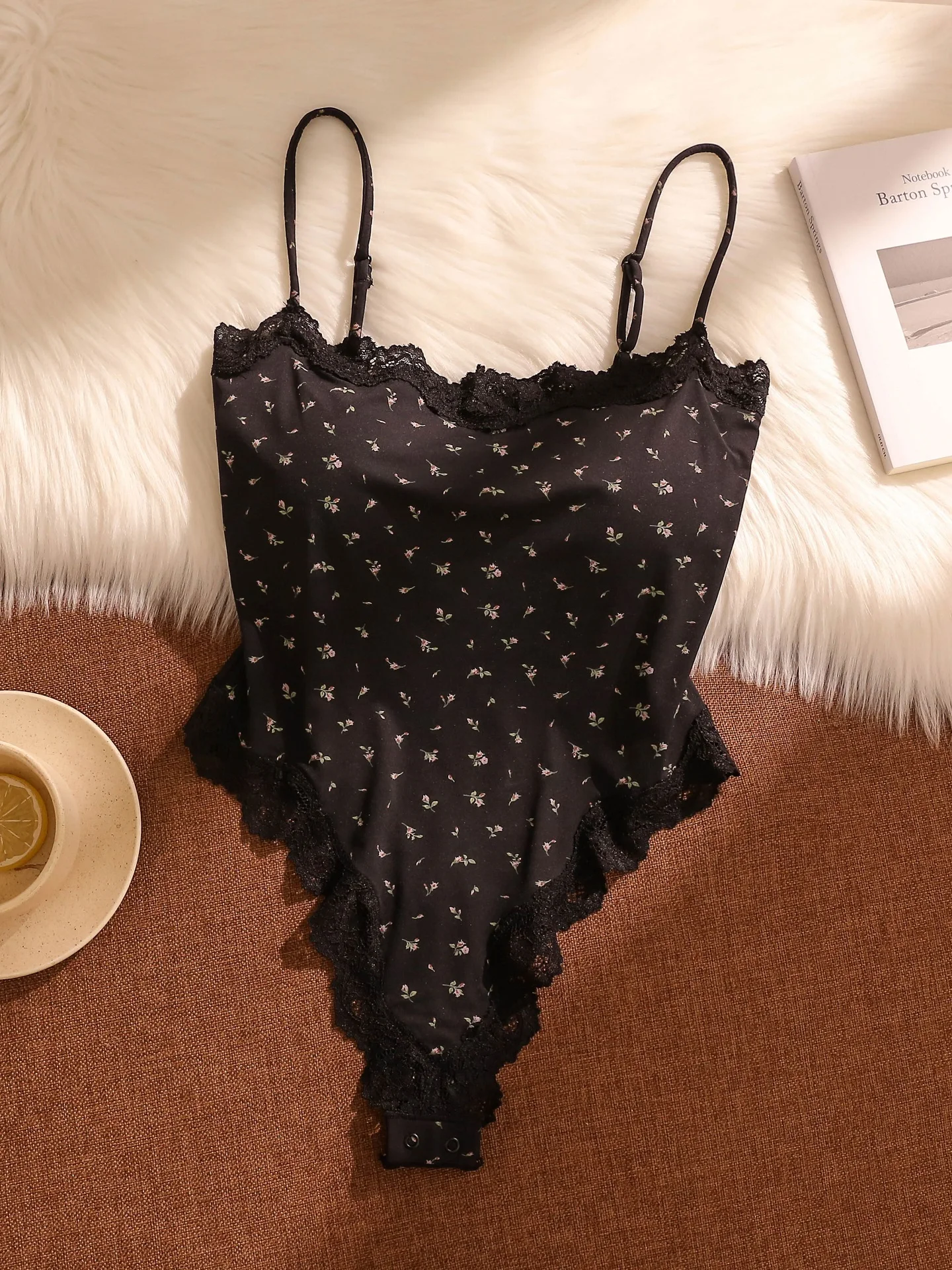 

Floral Lace Bodysuit Women's Sexy Slimming Pure Desire Spicy Girl Waist Cinch Svel Top High Waist ort Pants Polyester...