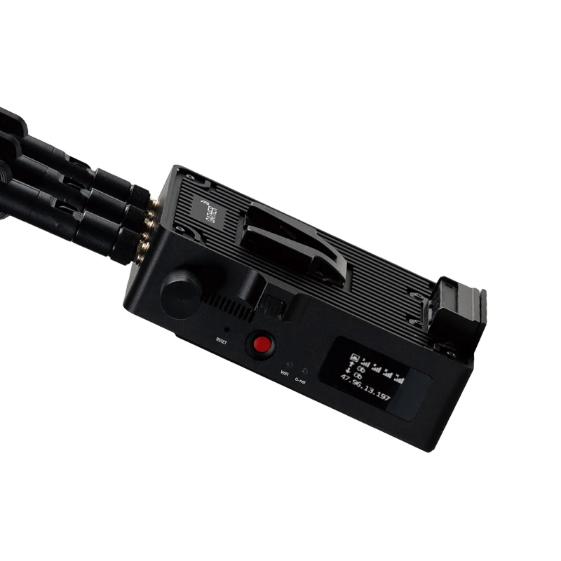 

Three-card built-in, multi-card aggregation router V-port battery