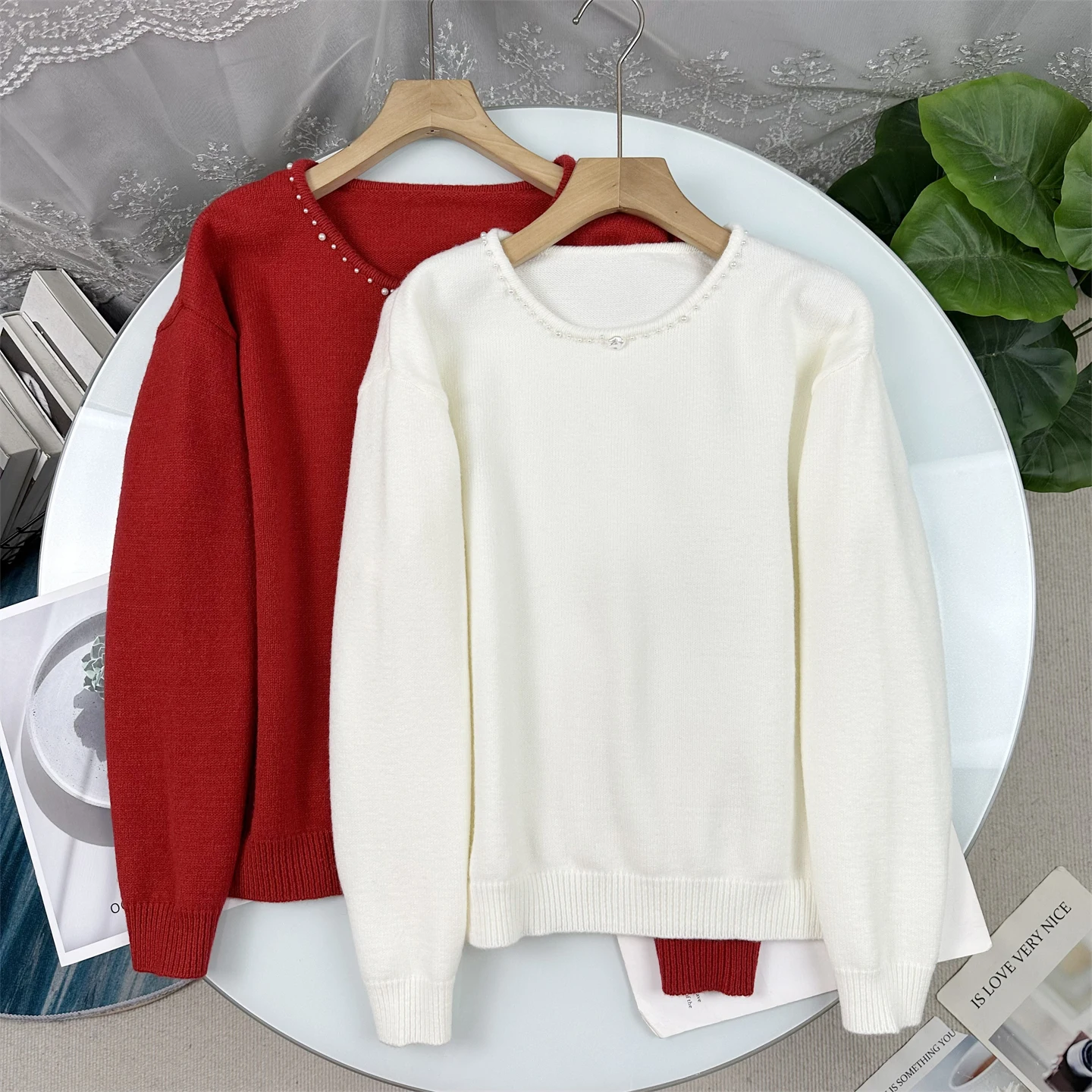 

Весна 2026: Новинка! Элегантный женский свитер с круглым вырезом и длинными рукавами, красный, с богатой отделкой, в стиле вне времени.