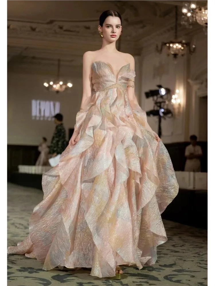

Strapless toasting light luxury and niche banquet hosting dress