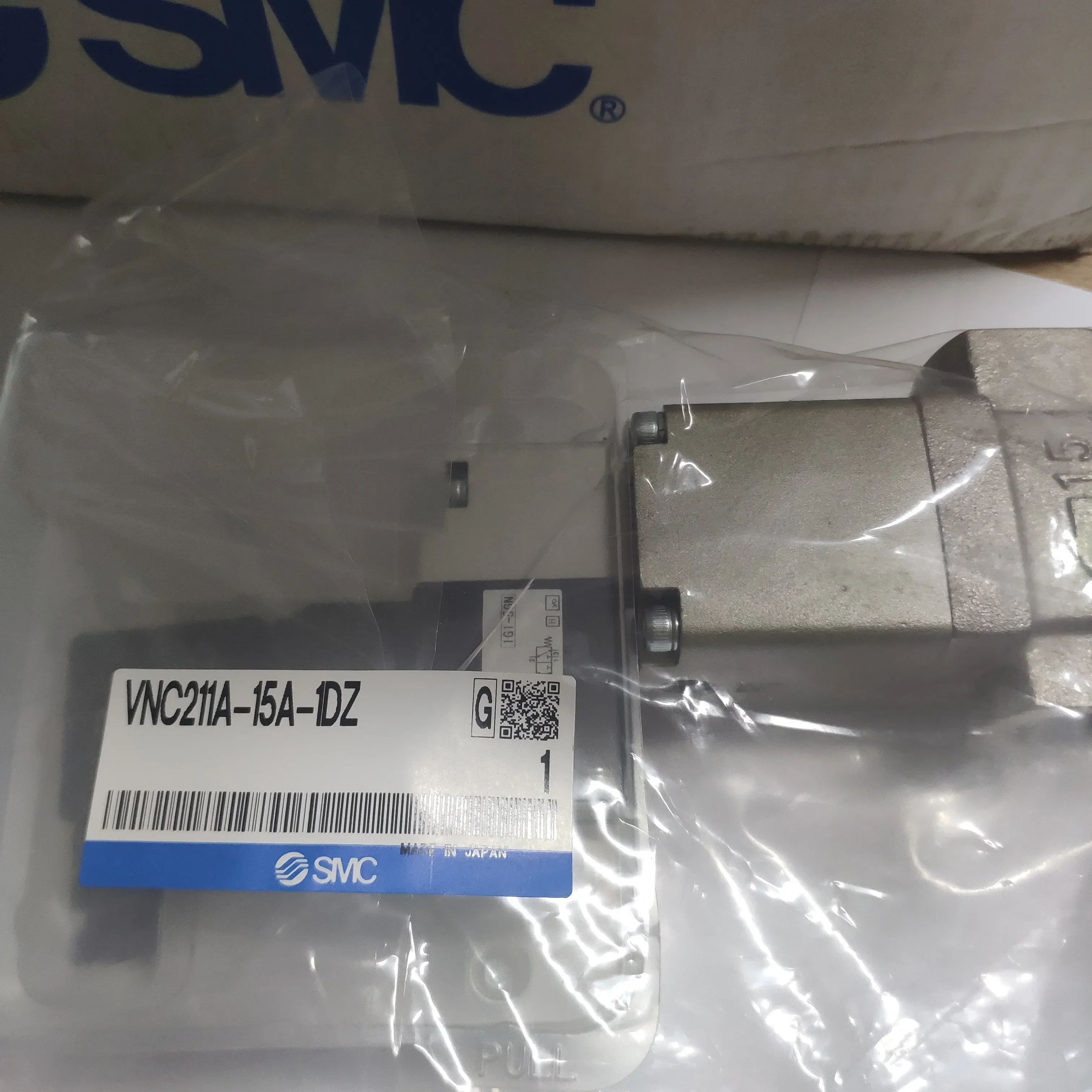 

SMC coolant valve VNC211A-15A-1DZ terminal socket type voltage AC100V