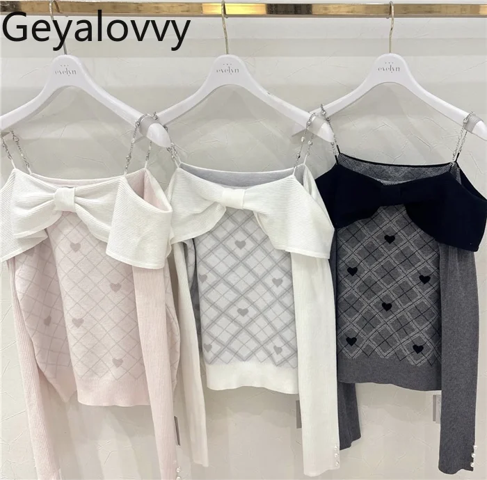 

Новинка Весна 2026: Универсальный вязаный свитер с длинными рукавами для девочек, с ромбовидным узором, бантом, сердечком и цепочкой, с открытыми плечами