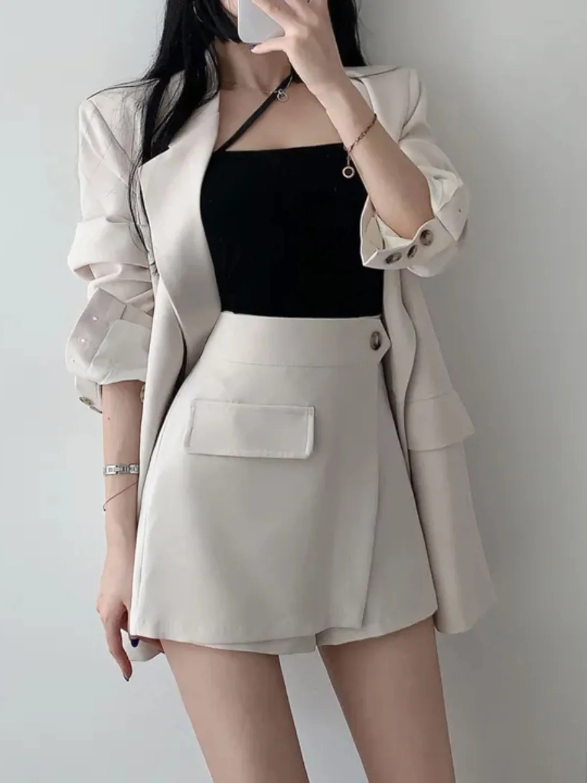 طقم بدلة نسائية أنيقة على الطراز الكوري للتنحيف، مجموعة من قطعتين متعددة الاستخدامات بأكمام طويلة وأزرار، تصميم عصري لمجموعة ...