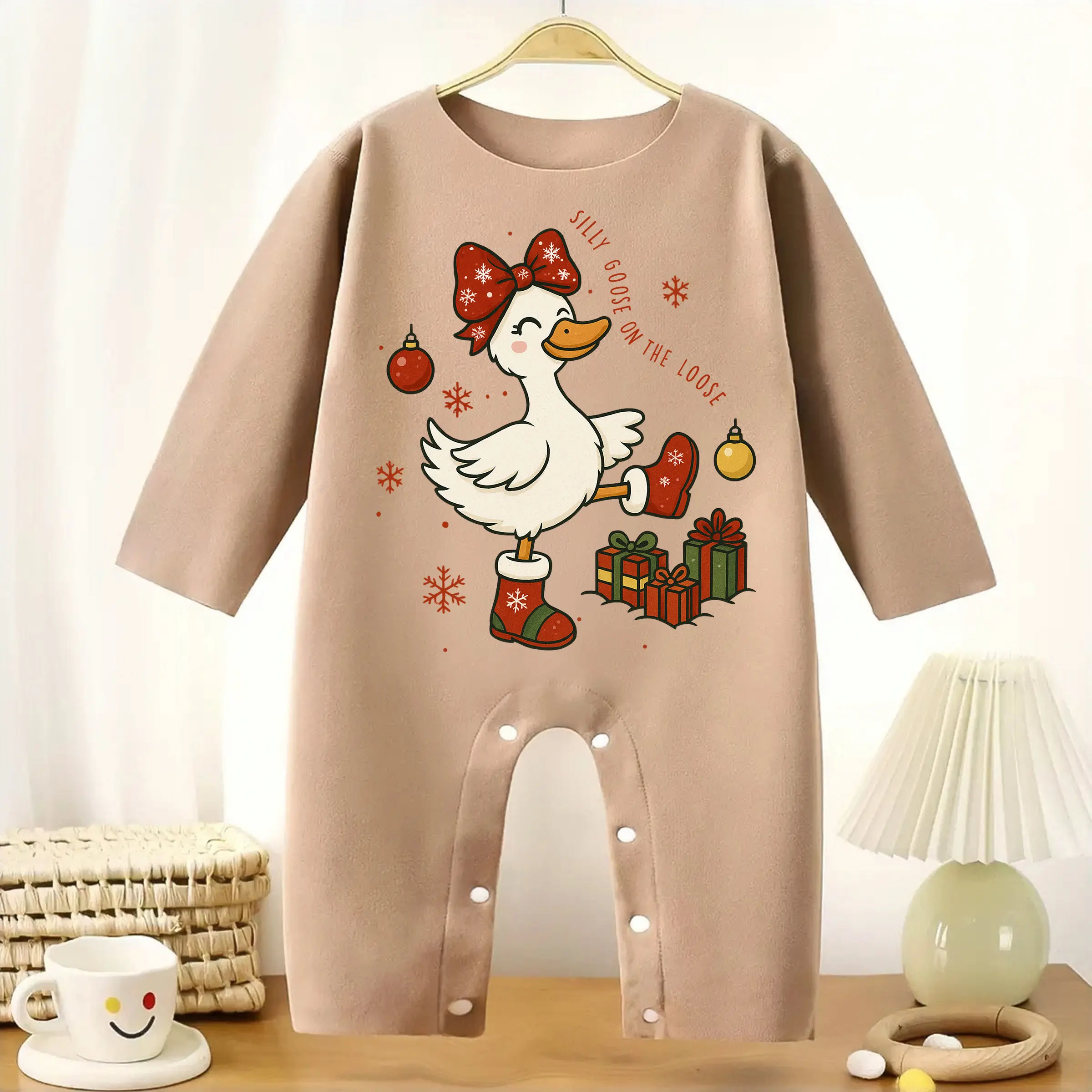 MINISO Jumpsuit Bayi Natal Pertama Motif Bebek Santa, Tebal, Lengan Panjang, Menjaga Kehangatan untuk Tinggi Badan 60-90CM, Pakaian Bayi