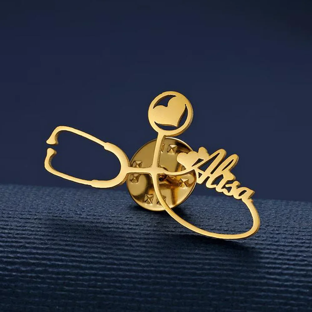 Broche de nom de docteur personnalisée pour femme, stéthoscope de lettre en acier inoxydable doré, insigne de broche, meilleur cadeau de docteur