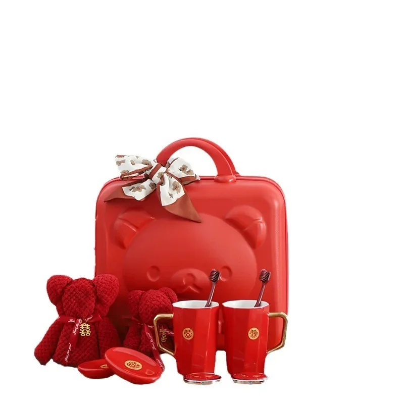 

Wedding supplies set, bear bag, honeymoon travel toiletries